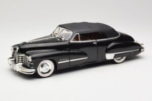 Cadillac Series 62 Schwarz Anson 1:18 30345 Metall