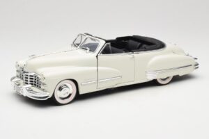 Cadillac Series 62 Cabriolet Weiss Anson 1:18 30335 Metall