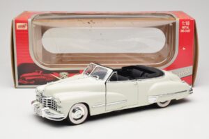 Cadillac Series 62 Cabriolet Weiss Anson 1:18 30335 Metall – Bild 8 von 8
