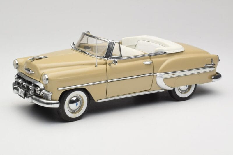 Chevrolet Bel Air Cabriolet Creme Sun Star 1:18 1623 Metall