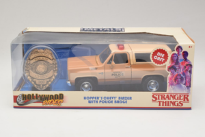 Chevrolet Blazer K5 Polizei Stranger Things Metals Diecast 1:24 31111-24 Metall