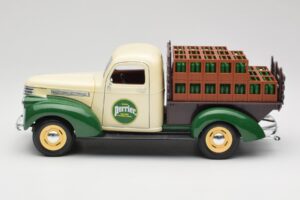 Chevrolet Brasseur Perrier Delivery Van Grün Solido 1:18 203243 Metall – Bild 4 von 8