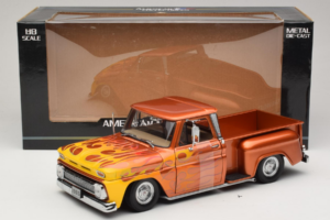 Chevrolet C-10 Stepside Pickup Lowrider Orange mit Flamme Sun Star 1:18 1392 Metall – Bild 6 von 6