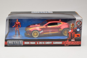 Chevrolet Camaro Iron Man Mit Figur Metals Diecast 1:24 99724 Metall