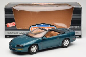 Chevrolet Camaro Z28 Cabriolet Grün American Muscle 1:18 7231D0 Metall – Bild 8 von 8