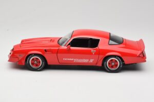 Chevrolet Camaro Z28 Yenko Turbo Z Rot GreenLight 1:18 12999 Metall – Bild 4 von 8