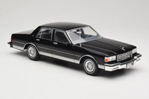 Chevrolet Caprice Schwarz MCG 1:18 MCG18113 Metall – Bild 4 von 6