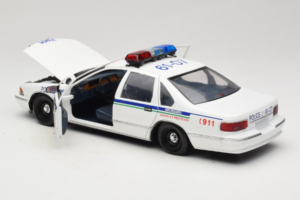 Chevrolet Caprice Kanada Polizei UT Models 1:18 21023 Metall – Bild 5 von 8