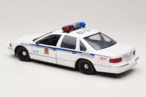 Chevrolet Caprice Kanada Polizei UT Models 1:18 21023 Metall – Bild 7 von 8