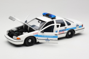 Chevrolet Caprice Chicago Polizei UT Models 1:18 180142096 Metall – Bild 2 von 8