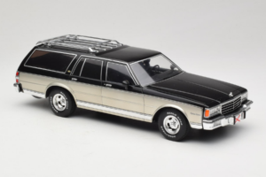 Chevrolet Caprice Estate Wagon Silber & Grau MCG 1:18 MCG18478 Metall – Bild 4 von 6