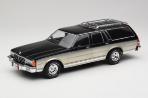 Chevrolet Caprice Estate Wagon Silber & Grau MCG 1:18 MCG18478 Metall
