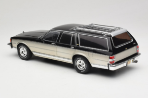 Chevrolet Caprice Estate Wagon Silber & Grau MCG 1:18 MCG18478 Metall – Bild 5 von 6