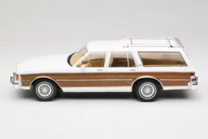 Chevrolet Caprice Estate Wagon Weiss MCG 1:18 MCG18475 Metall – Bild 3 von 6