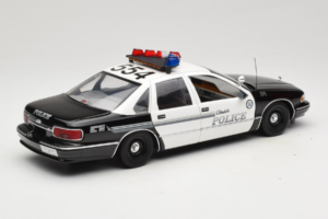 Chevrolet Caprice Glendale Polizei UT Models 1:18 21026 Metall – Bild 3 von 8