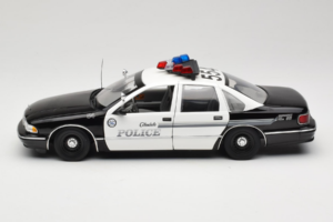Chevrolet Caprice Glendale Polizei UT Models 1:18 21026 Metall – Bild 4 von 8