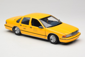 Chevrolet Caprice NYC Taxi UT Models 1:18 180142095-O1 Metall – Bild 6 von 8
