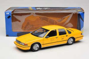 Chevrolet Caprice NYC Taxi UT Models 1:18 180142095-O1 Metall – Bild 8 von 8