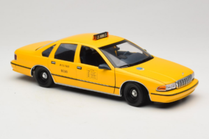 Chevrolet Caprice NYC Taxi UT Models 1:18 180142095 Metall – Bild 6 von 8