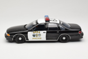 Chevrolet Caprice Kalifornien Polizei UT Models 1:18 180142098 Metall – Bild 4 von 8