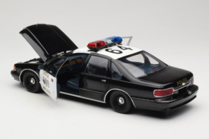Chevrolet Caprice Kalifornien Polizei UT Models 1:18 180142098 Metall – Bild 5 von 8