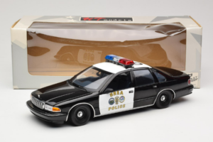 Chevrolet Caprice Kalifornien Polizei UT Models 1:18 180142098 Metall – Bild 8 von 8