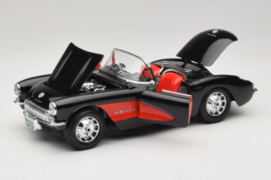 Chevrolet Corvette C1 Schwarz & Rot Bburago 1:18 3034-M1 Metall – Bild 2 von 8