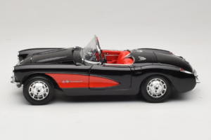 Chevrolet Corvette C1 Schwarz & Rot Bburago 1:18 3034-M1 Metall – Bild 4 von 8