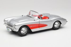 Chevrolet Corvette C1 Silber & Rot Bburago 1:18 3024-M1 Metall