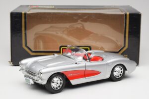 Chevrolet Corvette C1 Silber & Rot Bburago 1:18 3024-M1 Metall – Bild 8 von 8