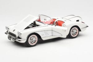 Chevrolet Corvette C1 Spider Hard Top Snowcrest Weiss AUTOart 1:18 71147 Metall – Bild 2 von 8