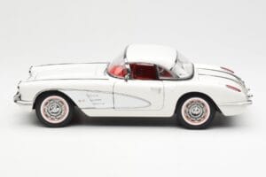 Chevrolet Corvette C1 Spider Hard Top Snowcrest Weiss AUTOart 1:18 71147 Metall – Bild 4 von 8