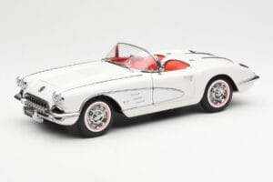 Chevrolet Corvette C1 Spider Hard Top Snowcrest Weiss AUTOart 1:18 71147 Metall
