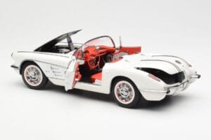 Chevrolet Corvette C1 Spider Hard Top Snowcrest Weiss AUTOart 1:18 71147 Metall – Bild 5 von 8