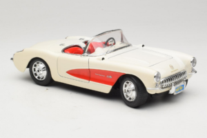 Chevrolet Corvette C1 Weiss & Rot Bburago 1:18 3024-M3 Metall – Bild 6 von 8