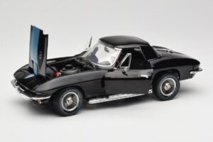 Chevrolet Corvette C2 Schwarz American Muscle 1:18 AMM1099/06 Metall – Bild 2 von 8