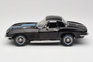 Chevrolet Corvette C2 Schwarz American Muscle 1:18 AMM1099/06 Metall – Bild 4 von 8