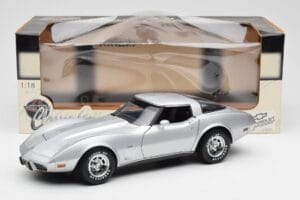Chevrolet Corvette C3 Silber UT Models 1:18 21072 Metall – Bild 8 von 8