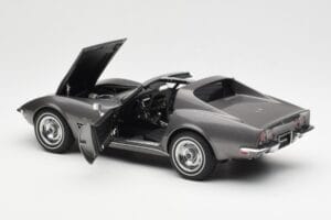 Chevrolet Corvette C3 Spider Laguna Grau Metallic AUTOart 1:18 71173 Metall – Bild 5 von 8