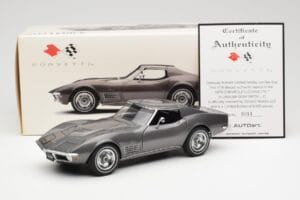 Chevrolet Corvette C3 Spider Laguna Grau Metallic AUTOart 1:18 71173 Metall – Bild 8 von 8