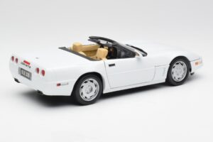 Chevrolet Corvette C4 Cabriolet Weiss Maisto 1:18 32830 Metall – Bild 3 von 8