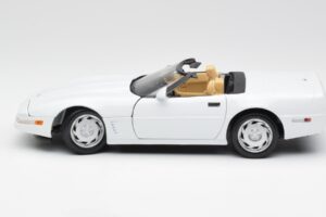 Chevrolet Corvette C4 Cabriolet Weiss Maisto 1:18 32830 Metall – Bild 4 von 8