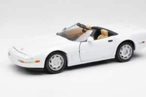 Chevrolet Corvette C4 Cabriolet Weiss Maisto 1:18 32830 Metall