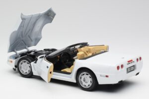 Chevrolet Corvette C4 Cabriolet Weiss Maisto 1:18 32830 Metall – Bild 5 von 8