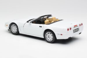 Chevrolet Corvette C4 Cabriolet Weiss Maisto 1:18 32830 Metall – Bild 7 von 8