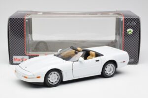 Chevrolet Corvette C4 Cabriolet Weiss Maisto 1:18 32830 Metall – Bild 8 von 8