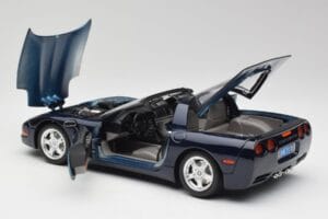Chevrolet Corvette C5 Nassau Blau Bburago 1:18 30166 Metall – Bild 5 von 8