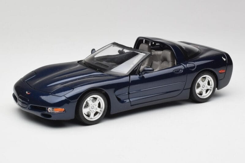Chevrolet Corvette C5 Nassau Blau Bburago 1:18 30166 Metall