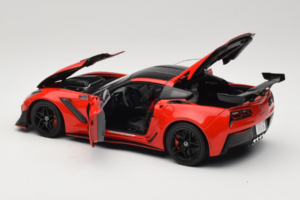 Chevrolet Corvette C7 ZR1 Torch Red IXO 1:18 18RDC243-FO Metall – Bild 5 von 8