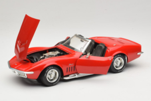 Chevrolet Corvette C3 Cabriolet Rot Revell 1:18 8833-P1 Metall – Bild 2 von 8
